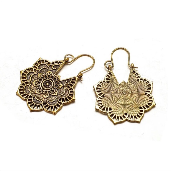Vintage Style Boho Mandala Flower Women’s dangle earrings new - Picture 2 of 2